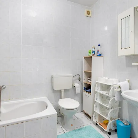 公寓 2 Bedroom Stunning In Zidarici Sveti Anton (Krk)