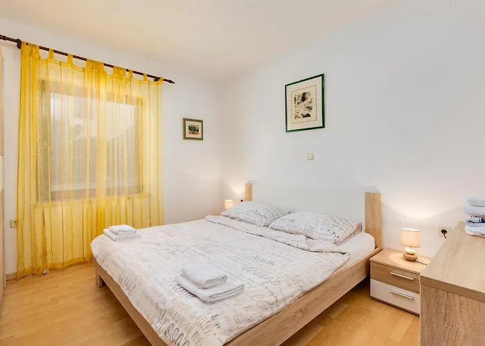 Apartman 2 Bedroom Lovely In Zidarici