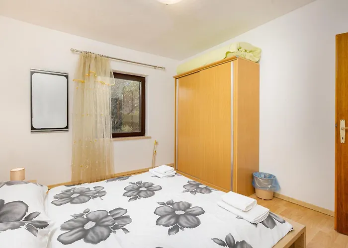 Apartman 2 Bedroom Lovely In Zidarici