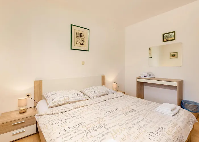 2 Bedroom Lovely In Zidarici Apartman Sveti Anton